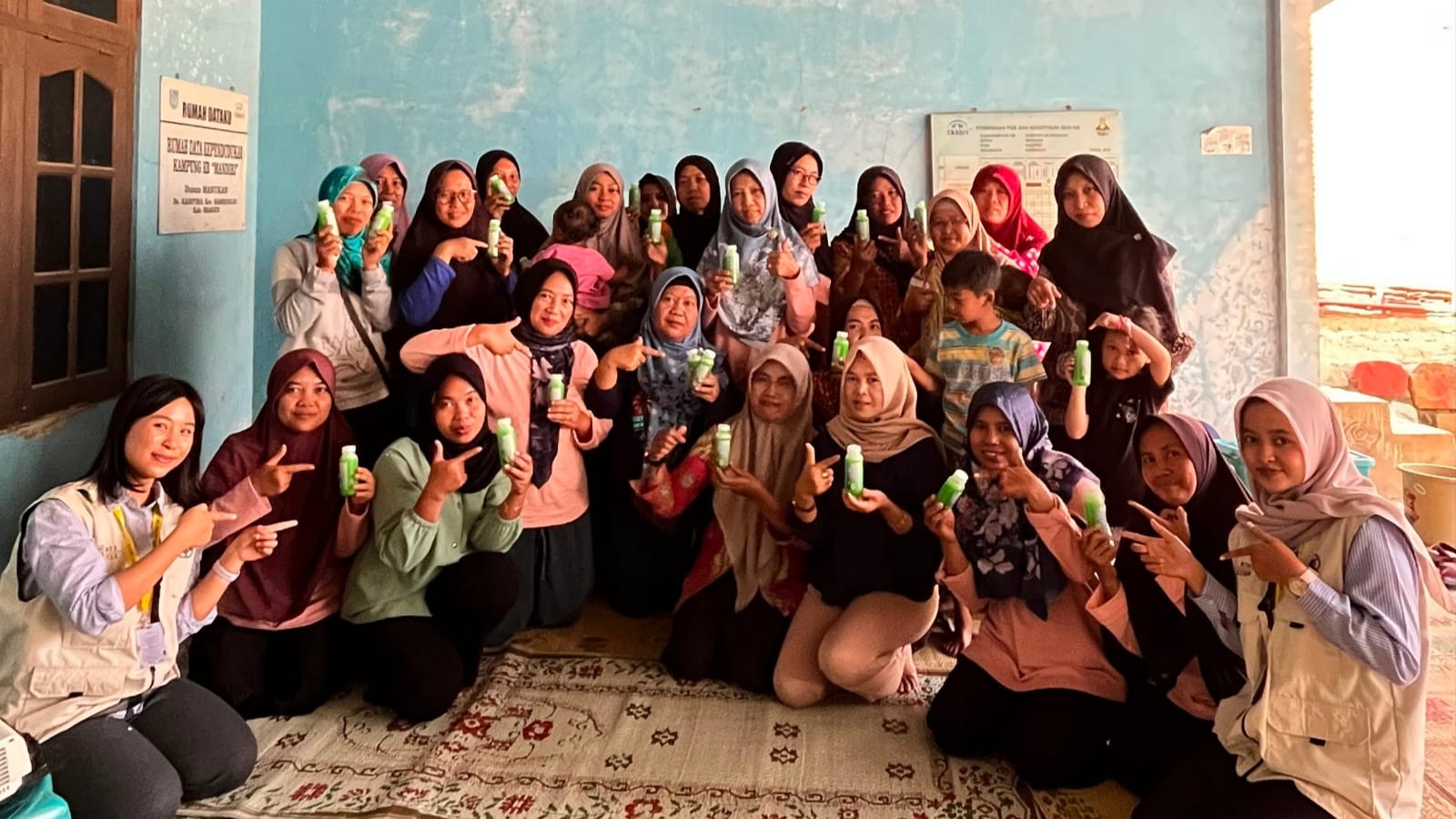 Mahasiswa KKN-PPM UGM Dorong Pengembangan UMKM melalui Pelatihan Pembuatan Sabun Cuci Piring Ramah Lingkungan